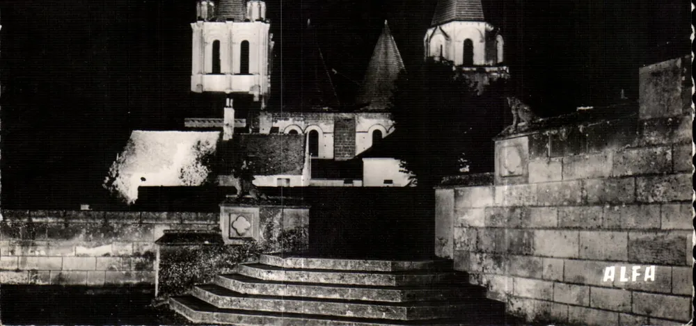A Colegiada Iluminada — Loches (Loir-et-Cher) — Edição ALFA - Frente