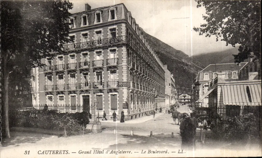 Cauterets — Grand Hôtel d'Angleterre — Le Boulevard — LL. - Frente