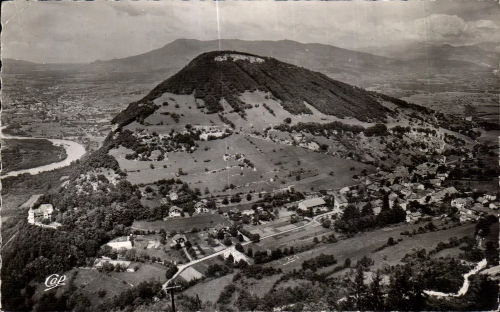 Monnetier (Haute-Savoie) — Allgemeiner Blick — Salève und Schloss — Réal-Photo - Vorderseite