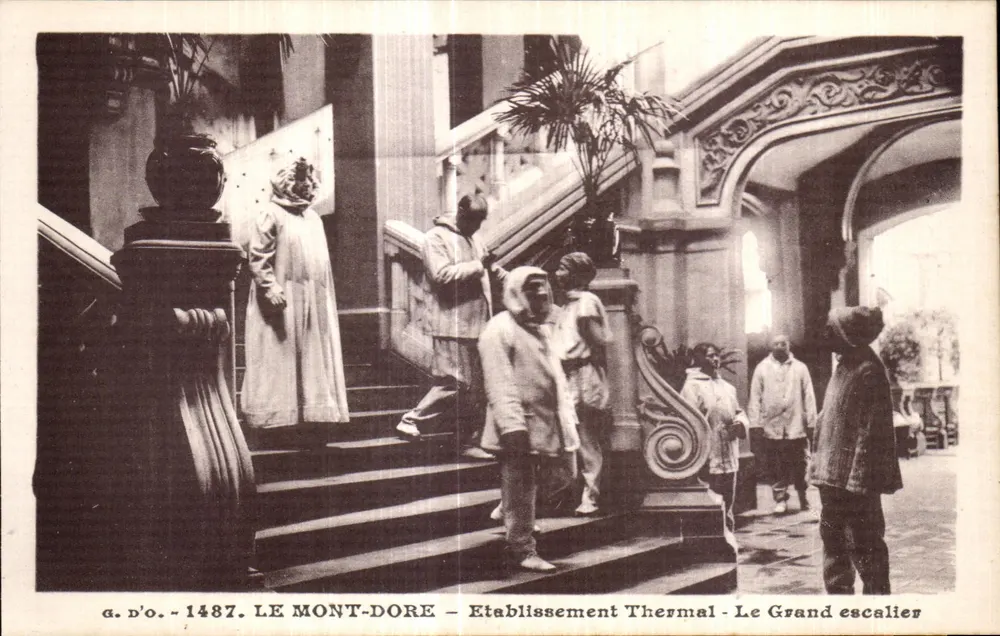 Mont-Dore — Thermalbad — Der Große Treppenaufgang — g.d'o. - 1487 - Vorderseite