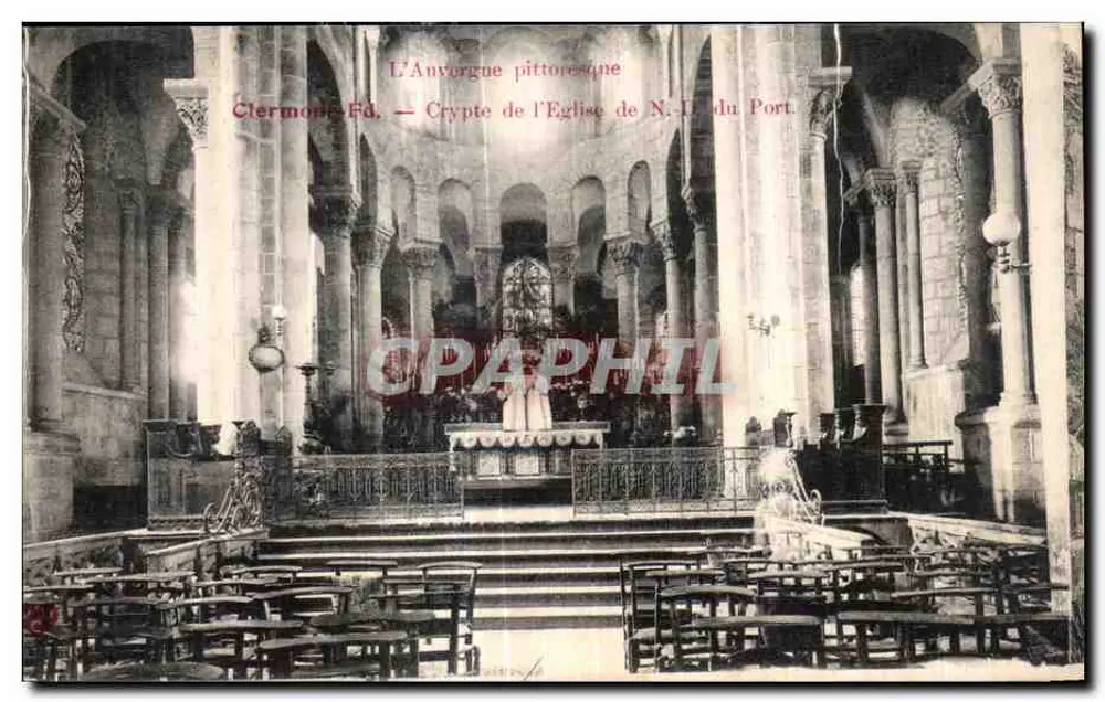 Krypta der Kirche N.D. du Port — Clermont-Fd — Das pittoreske Anvorgne - Vorderseite