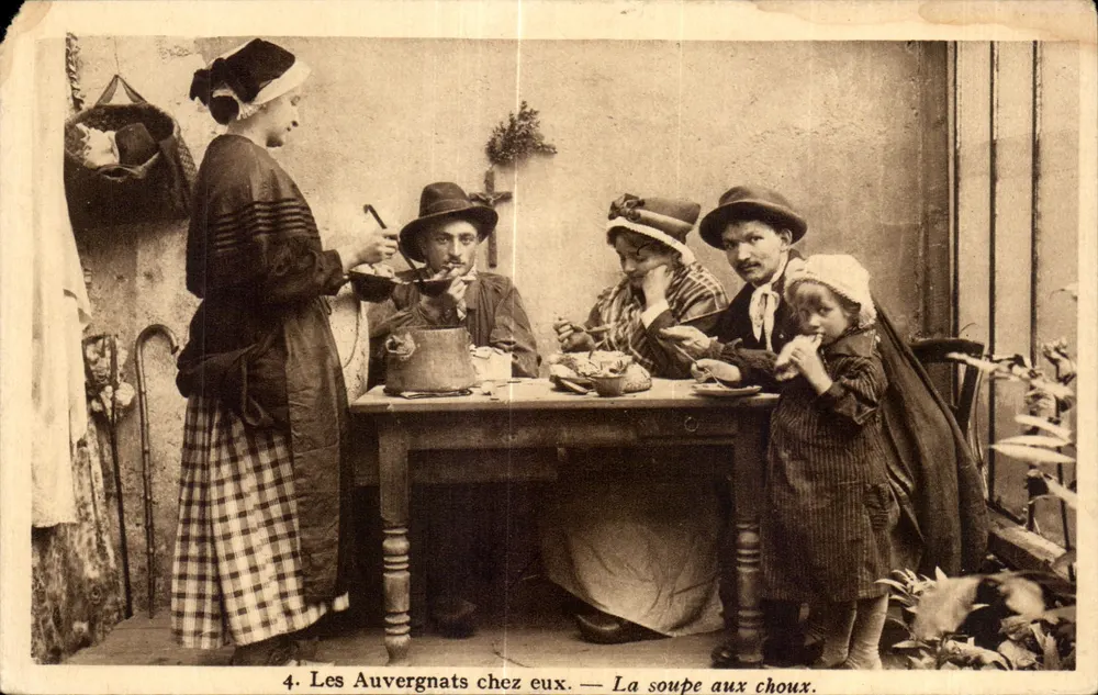 Les Auvergnats chez eux — La soupe aux choux. — Édition Donel-Battu - Vorderseite
