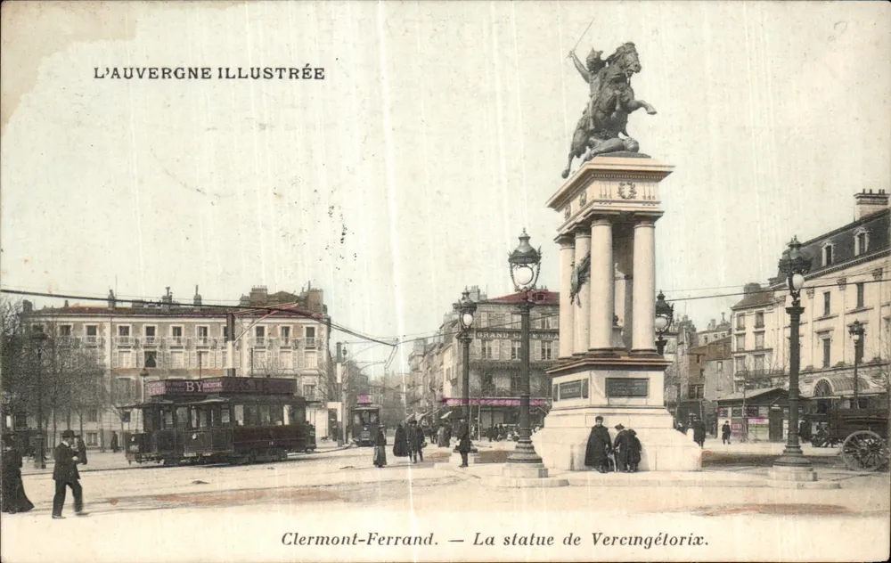 Clermont-Ferrand — A estátua de Vercingétorix — A Auvergne Ilustrada - Frente