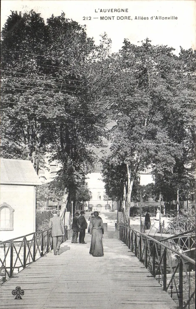 Mont Dore — Allées d'Allonville — L'Auvergne, 212 - Vorderseite