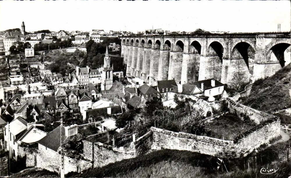 Morlaix (Finistère) — Allgemeiner Blick und der Viadukt — Combier (S.-et-L.) - Vorderseite