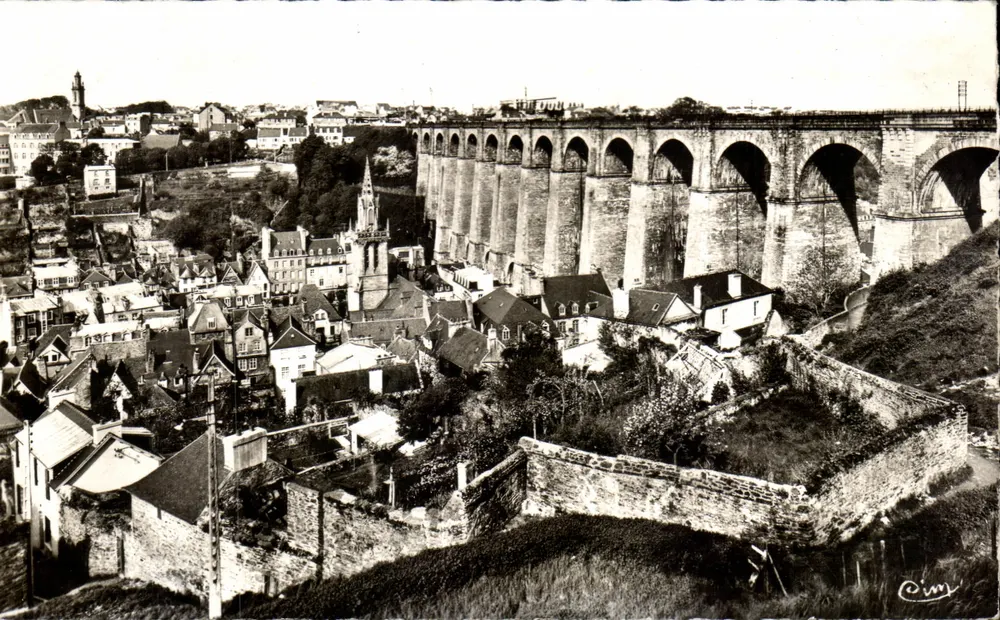 Morlaix (Finistère) — Allgemeiner Blick und der Viadukt — CIM - Vorderseite