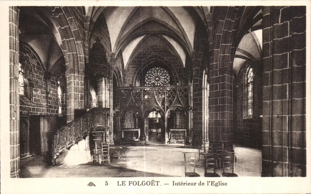 Le Folgoët — Interior da Igreja — Editor: Ch. des Arts Photographiques, Strasbourg - Frente