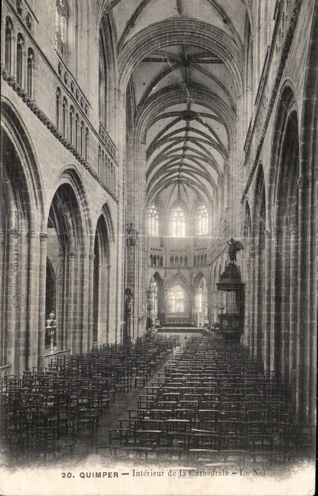 Quimper — Interior da Catedral — La Nei - Frente