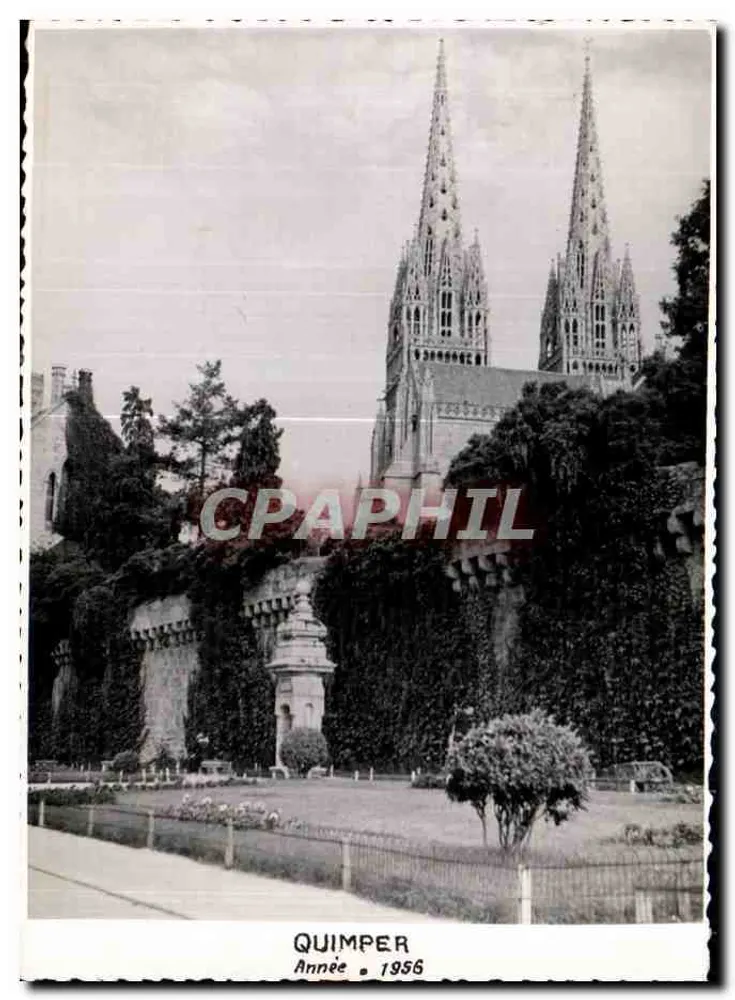 Quimper — Catedral de São Corentino — vista da fachada com as duas torres — ano 1956 - Frente