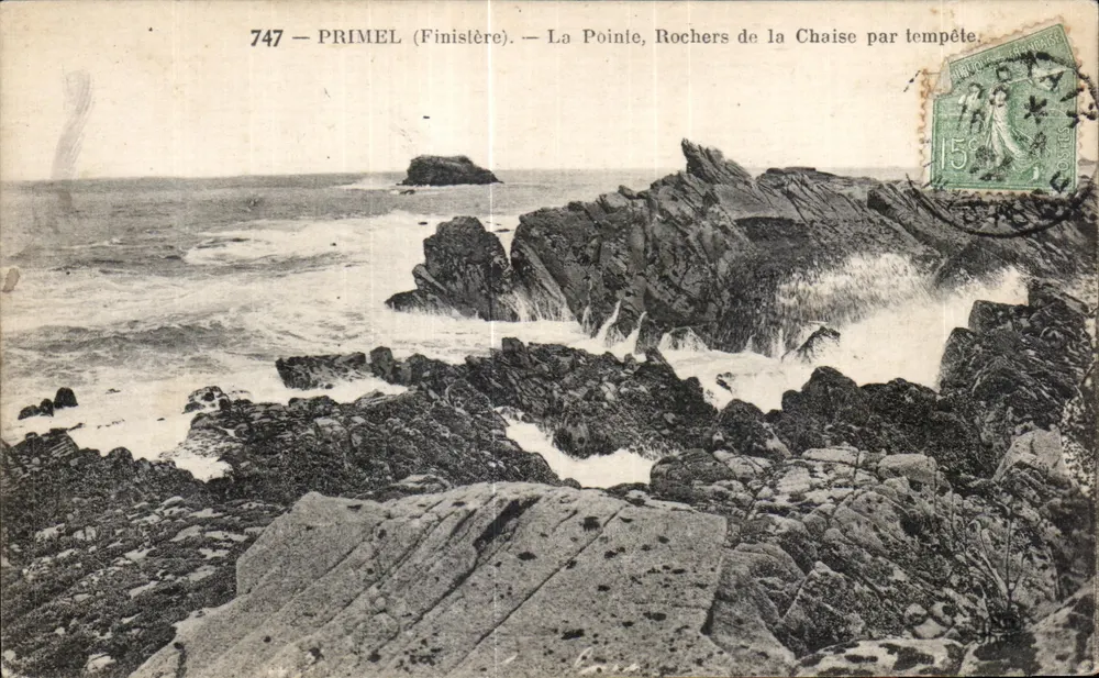 Primel (Finistère) — A Ponta, Rochos da Cadeira durante uma tempestade — editor Neurden Frères, n° 747 - Frente