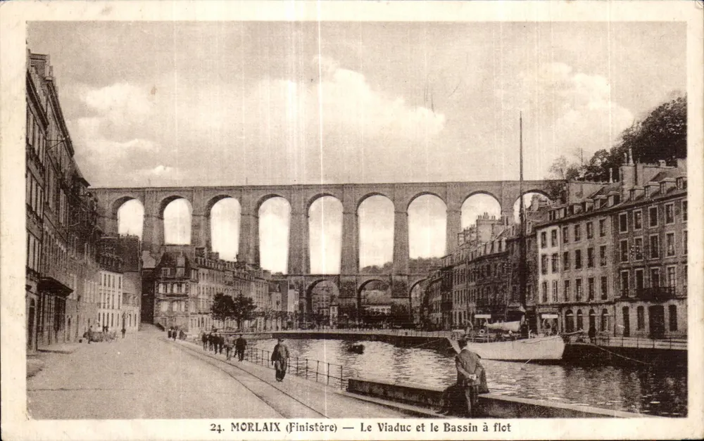 Morlaix (Finistère) — Der Viadukt und der Flussbassin - Vorderseite