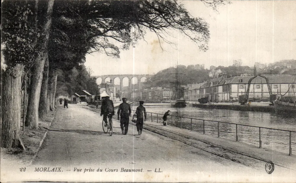 Morlaix — Vista del Cours Beaumont — LL. - Anverso