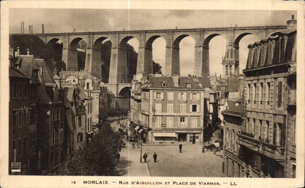 Morlaix — Rue d'Aiguillon und Place de Viarmes — LL - Vorderseite