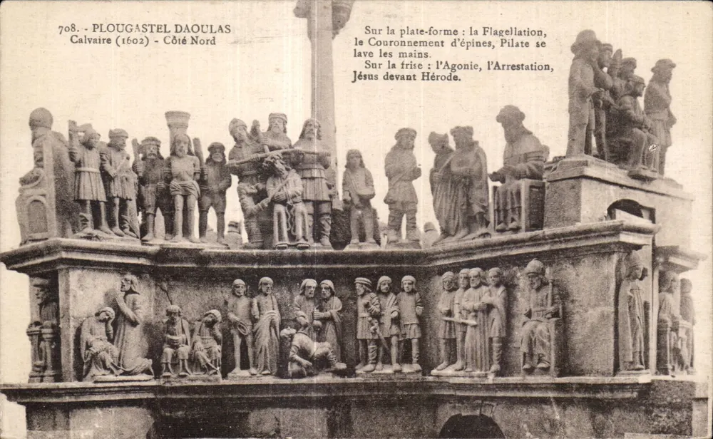 Calvaire de Plougastral Daoulas — Ansicht von der Nordseite (1602) — Le Douvé, phot. Châteaulin - Vorderseite