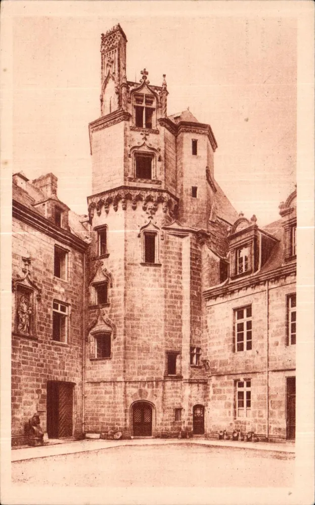 Quimper — Altes Episkopalkastell, Turm aus dem 16. Jahrhundert — Musée Letellier, Paris - Vorderseite