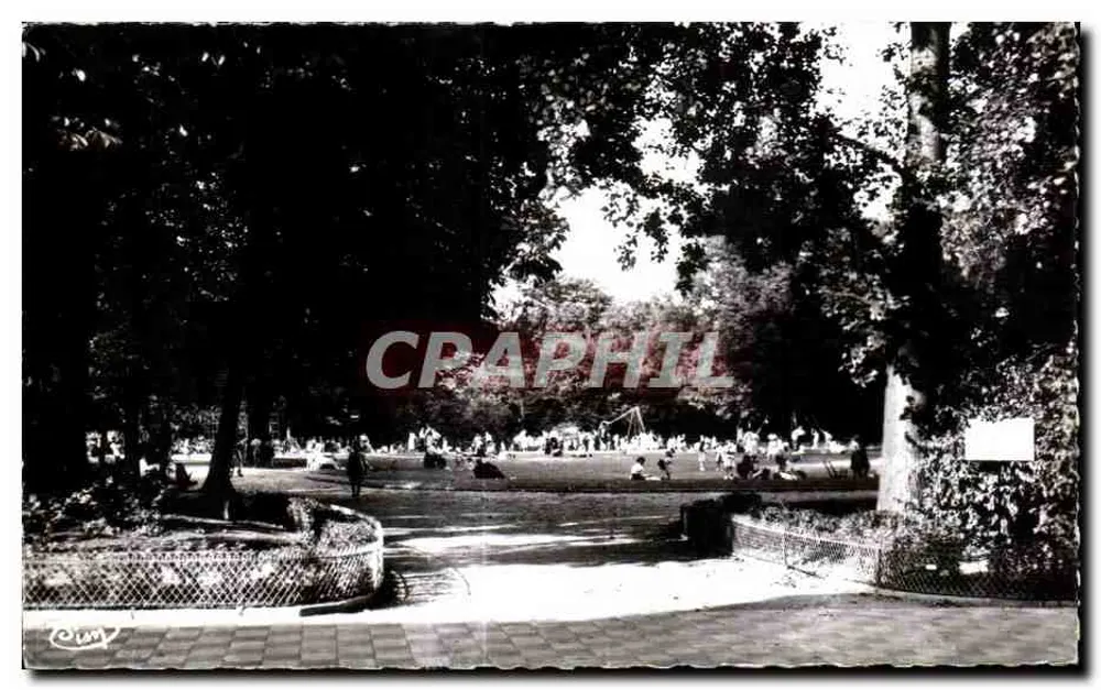 Jardim de Estudantes em Roubaix — Centro de Estudo — editor Combier - Frente