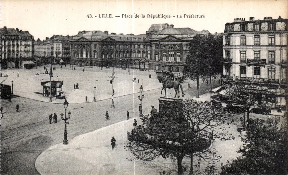 LILLE — Plaza de la República — La Prefectura - Anverso