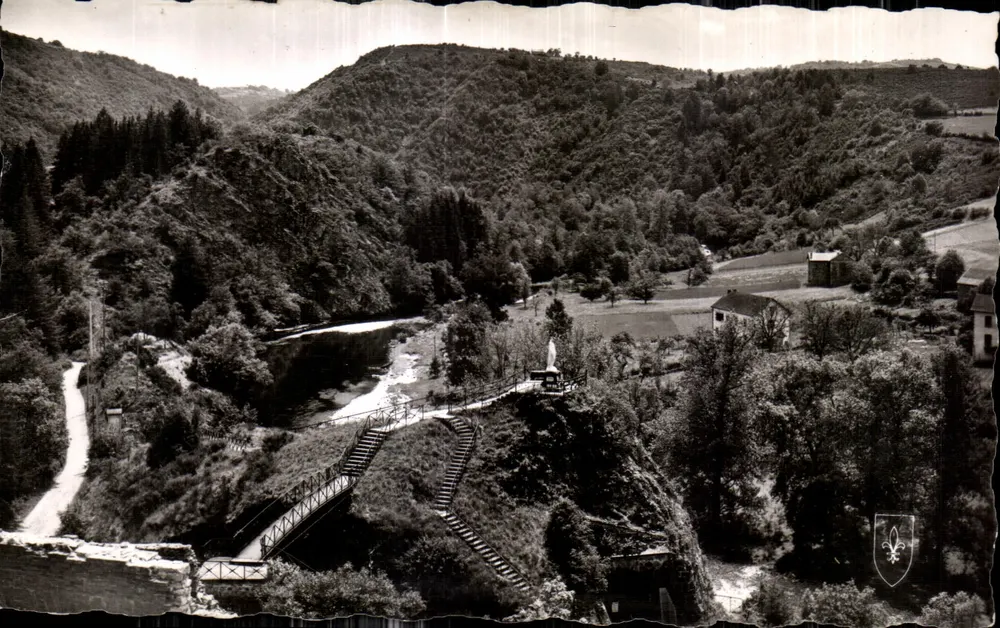 Châteauneuf-les-Bains — Blick auf die Jungfrau von Pic Albert und die Sioule — Éditions du LYS - Vorderseite
