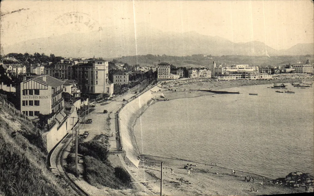 St-Jean-de-Luz — Allgemeine Ansicht vom Ste-Barbe — Edit. Grand Bazar Paul en, Rue Gambetta - Vorderseite