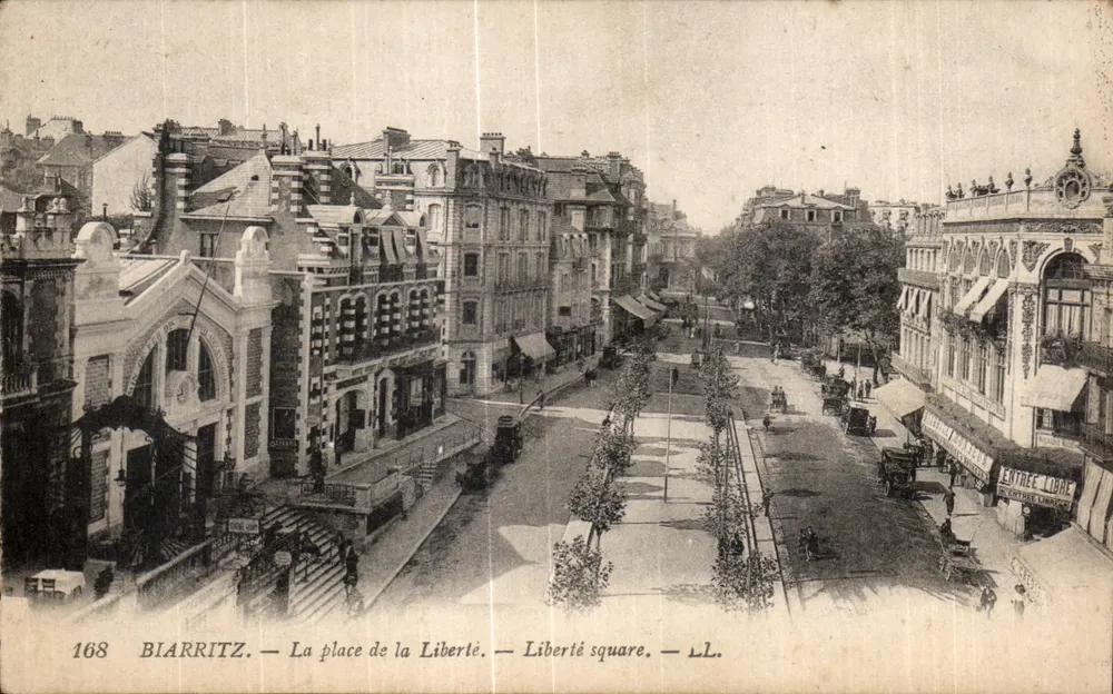 Biarritz — A praça da Liberdade — Liberte square — LL. - Frente