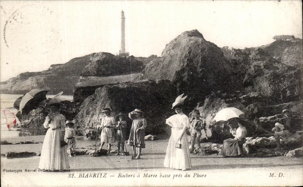 Blairiz — Rocce a marea bassa vicino al faro — Fototipo Marcel Delhara, Bordeaux - Recto