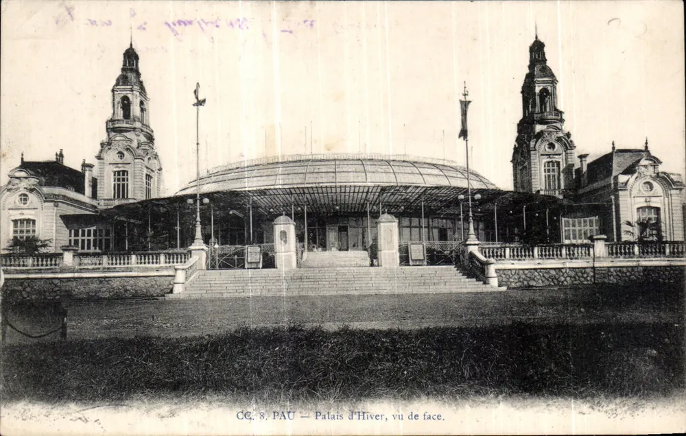 Pau — Palácio de Inverno, visto de frente — CC. 8 - Frente