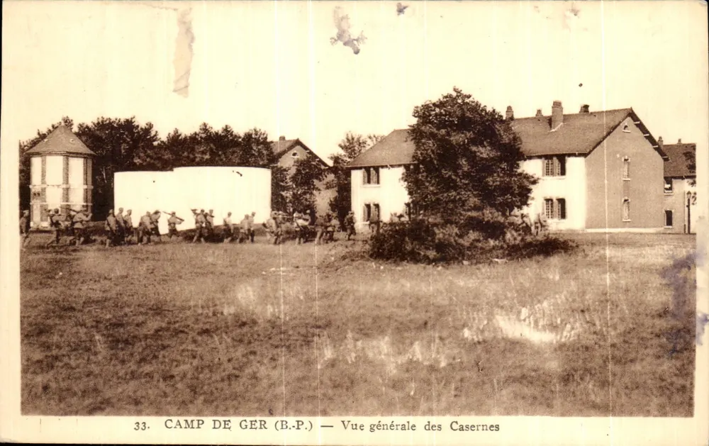 Camp de Ger (B.P.) — Allgemeiner Blick auf die Kasernen — Edition Laporge - Vorderseite