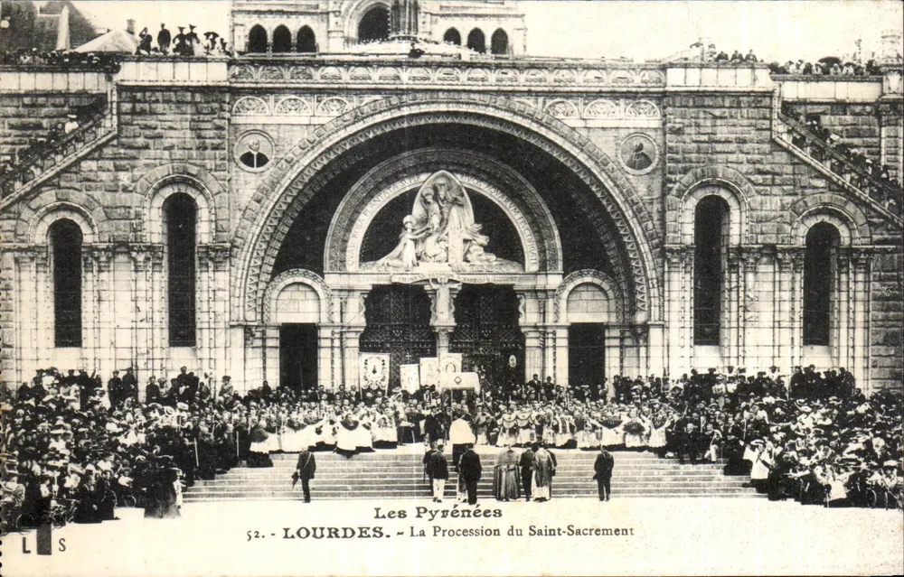 Lourdes — Processão do Santo Sacramento — Les Pyrénées, n°52 - Frente