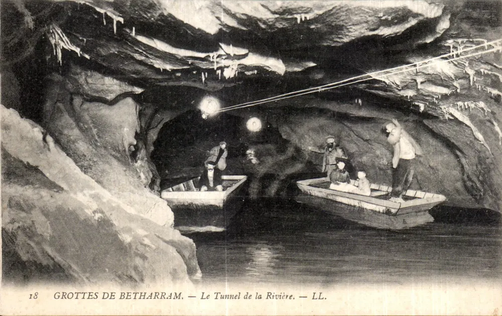 Grottos de Betharram — O Túnel do Rio — LL. — n°18 - Frente