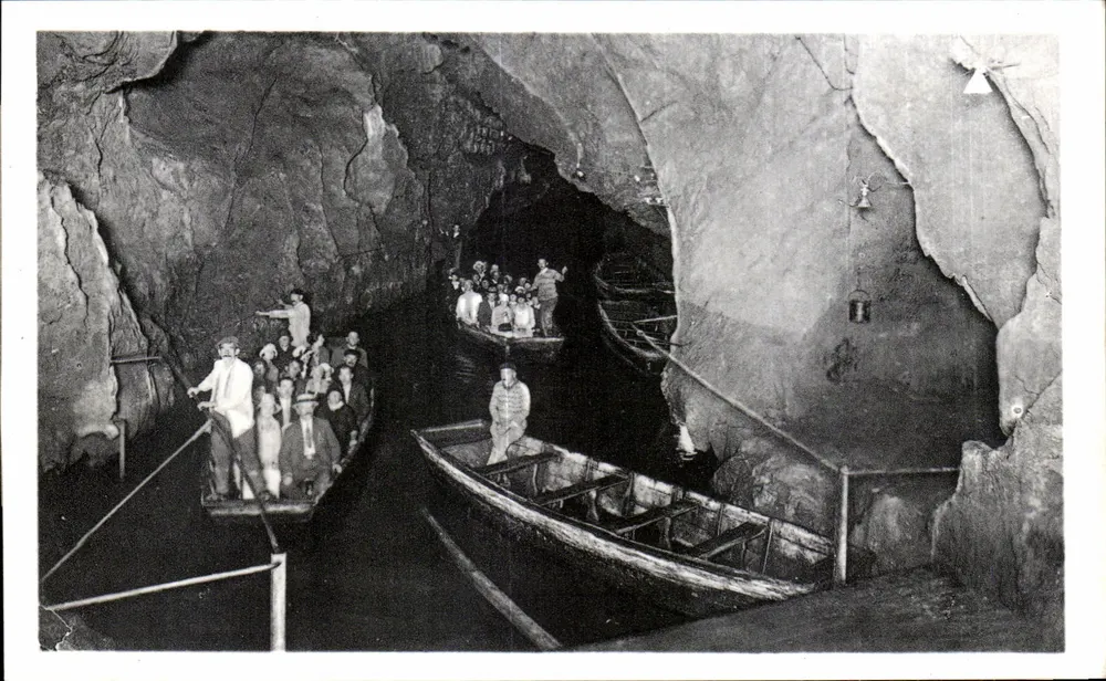 Die Pyrenäen — Die Höhlen von Bétharram — Der Flusslandeplatz - Vorderseite