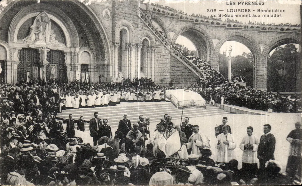 Lourdes — Segen des Heiligen Sakraments an die Kranken — Die Pyrenäen, Nr. 306 - Vorderseite