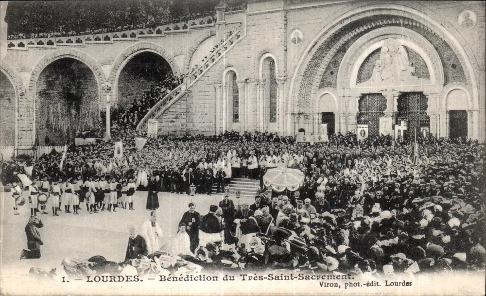 LOURDES — Segnung des Allerheiligsten Sakraments — Viron, Foto-Verlag Lourdes - Vorderseite