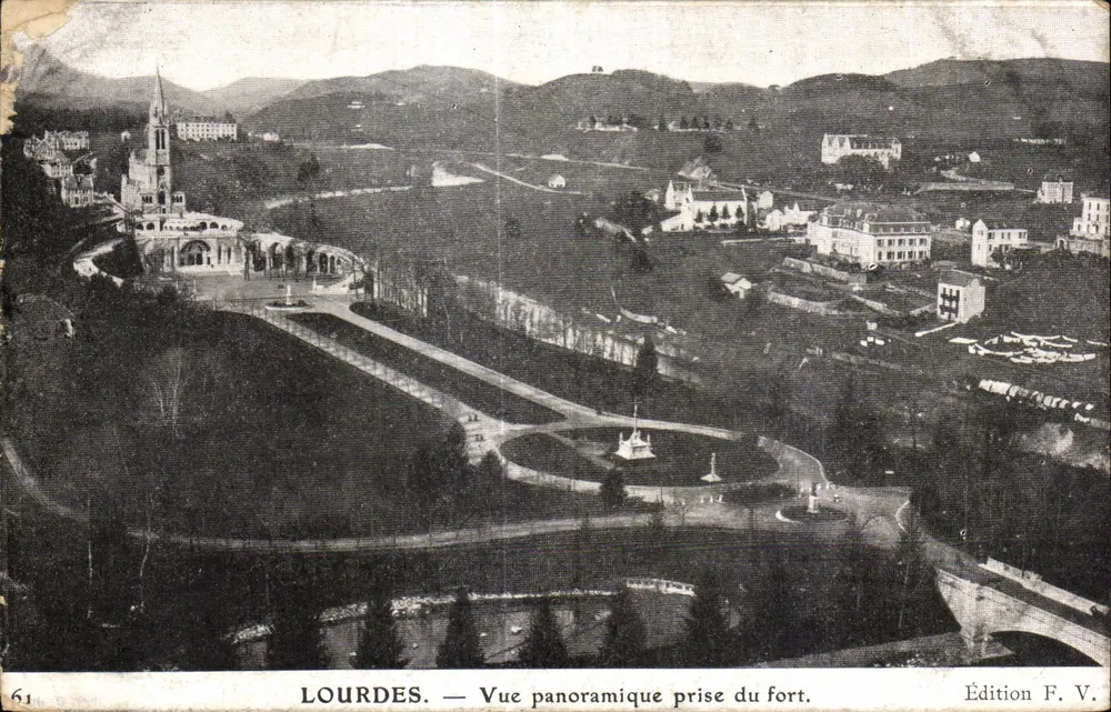 LOURDES — Panoramablick vom Fort — Edition F. V. - Vorderseite