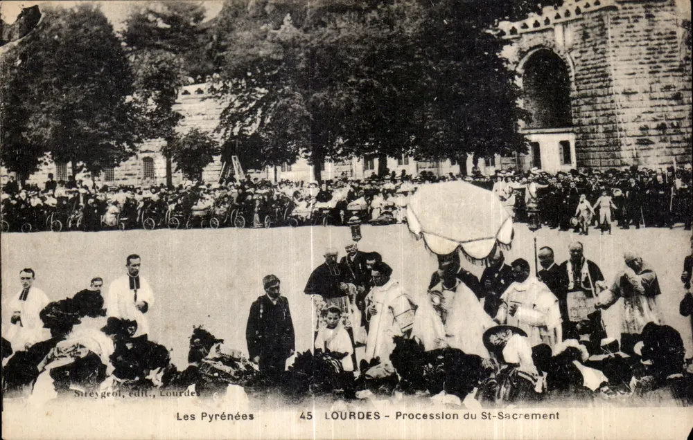 LOURDES - Processão do Santo Sacramento — Sireygeot, editor, Lourdes, n°45 - Frente