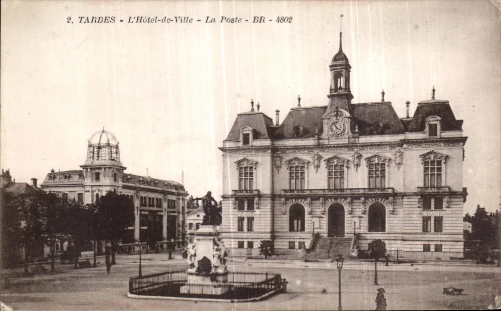 Tarbes - O Hotel-de-Ville - A Postagem - BR - 4802 - Frente