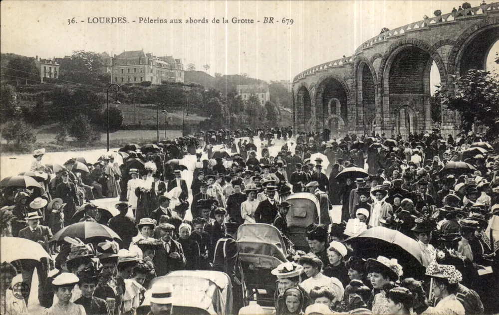 Lourdes - Pilger nahe der Grotte - BR 679 - Vorderseite