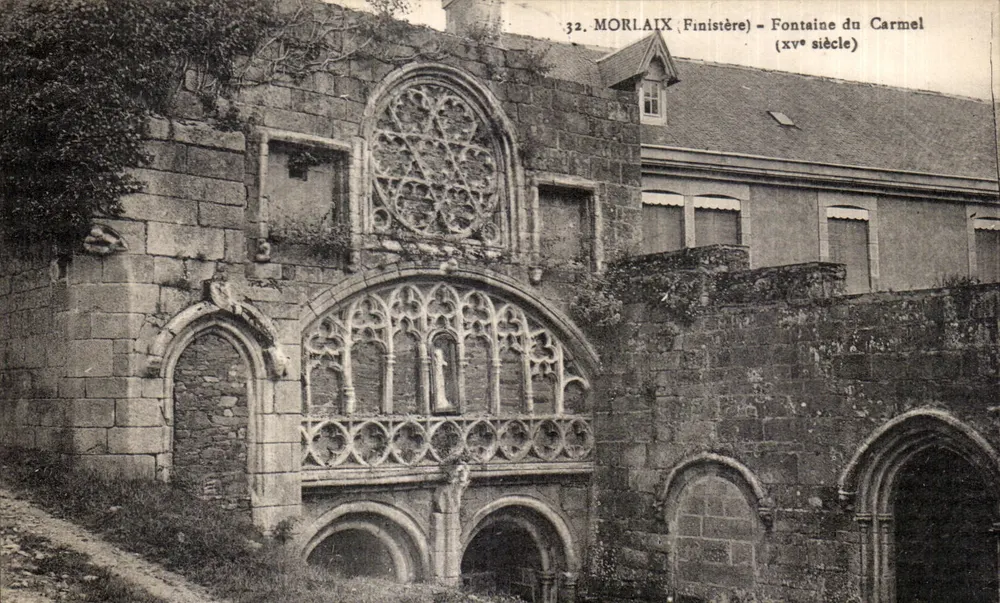 Morlaix (Finistère) - Fontäne des Carmel (15. Jahrhundert) - Vorderseite