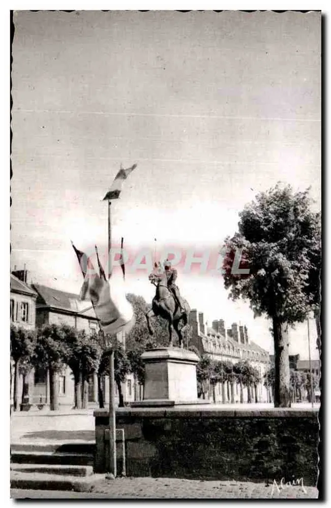 Dinan (C.-du-N.) — Place Duguesclin — Verlag Lecuiret, Paris - Vorderseite