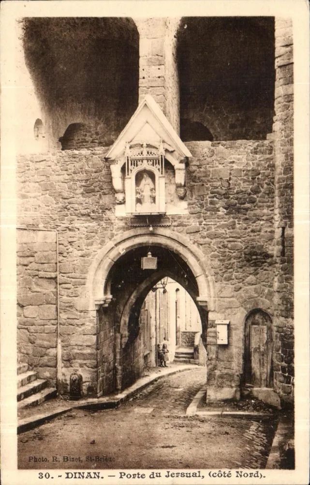 Dinan — Porta de Jersual (lado norte) — Foto R. Binet, St-Brieco, n°30 - Frente