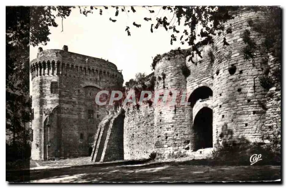 Dinan - Château de la Duchesse Anne et la Porte du Guichet — REAL-PHOTO, Paris - Vorderseite