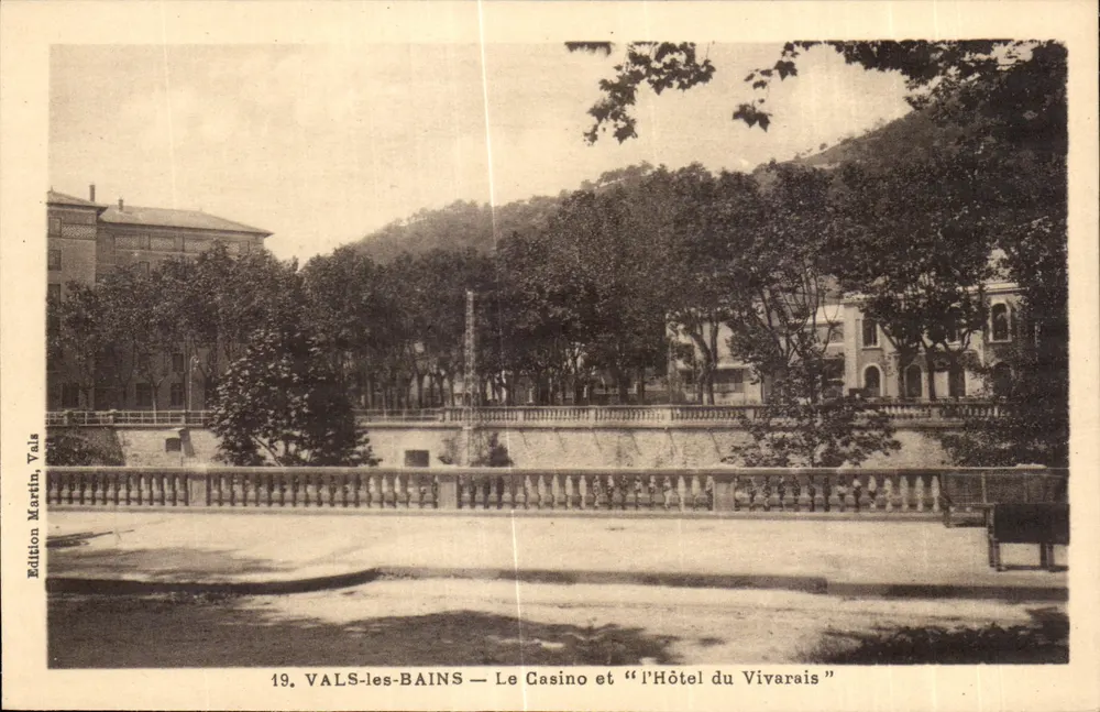 VALS-les-BAINS — Das Casino und "das Hotel du Vivarais" — Edition Martin Vals, Nr. 19 - Vorderseite