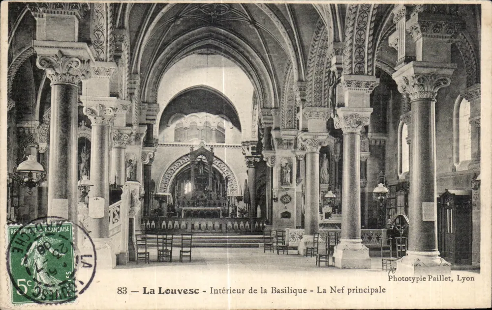 La Louvesc — Innenansicht der Basilika — Die Hauptnave — Phototypie Paillet, Lyon - Vorderseite