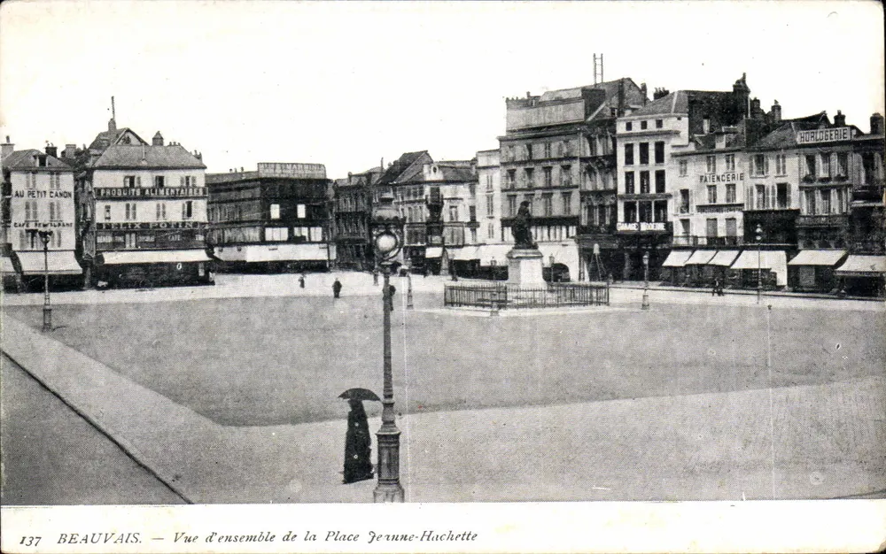 Beauvais — Ansicht der Place Jeanne-Hachette — unbekannter Verleger, Seriennummer 137 - Vorderseite