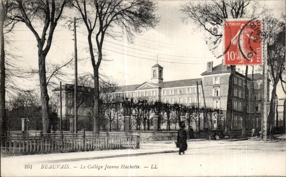 Beauvais — O Colégio Jeanne Hachette — LL - Frente