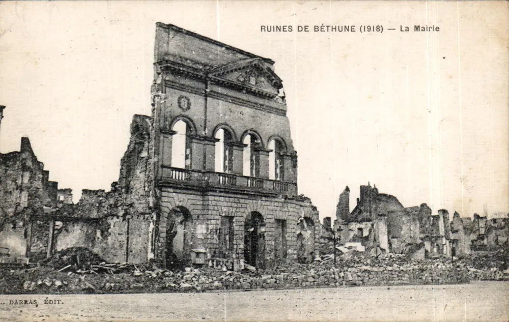 बेथुन के अवशेष (1918) — महान भवन — डारस एडिट। - आगे