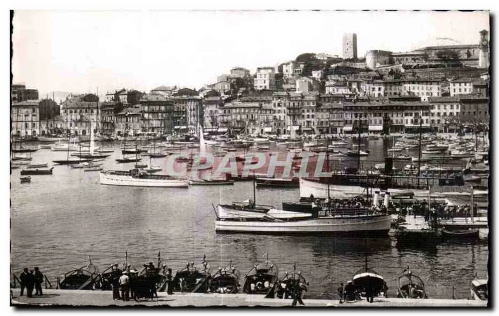 Porto de Cannes — vista do porto com barcos e colina — Edições Alpes Maritimes - Frente