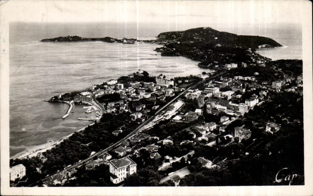 Beaulieu-sur-Mer und Cap Ferrat — Ansicht der mittleren Corniche — Verleger REAL-PHOTO, Nr. (47) - Vorderseite