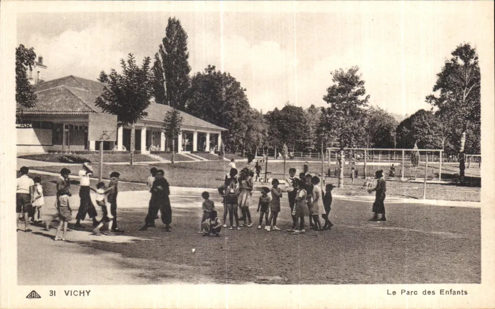Vichy — Het Kindergartenpark — CPAH - Voorkant