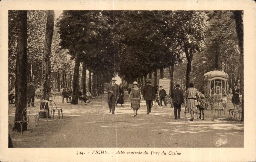 Vichy — Hauptallee des Casino-Parks — Édition Artistique Beguin, n°344 - Vorderseite
