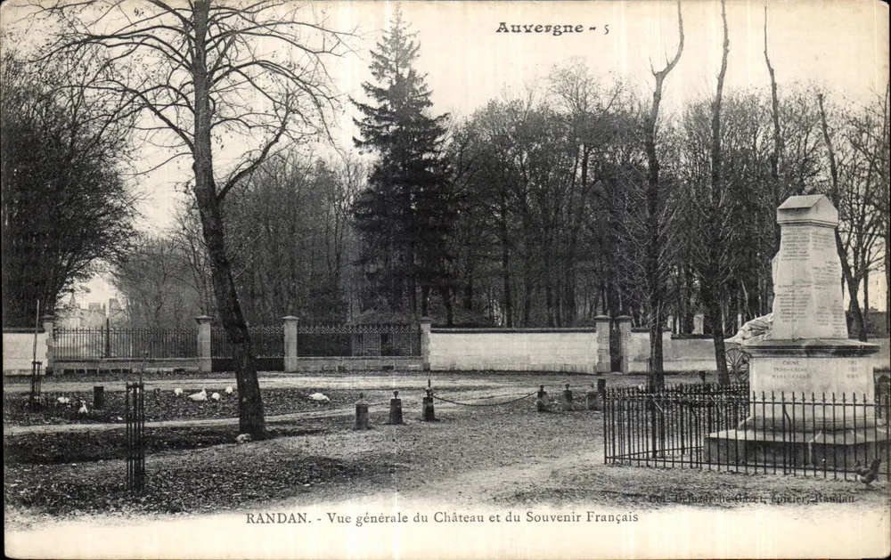 Randan — Allgemeiner Blick auf den Schloss und den französischen Gedenkstein — Auvergne — 5, Verleger Épiciers-Pandau - Vorderseite